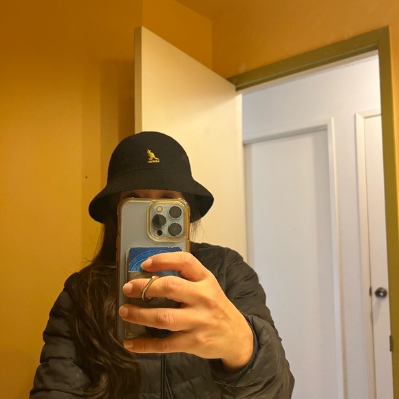 NWT Kangol Hat Black and Gold - Picture 8 of 8